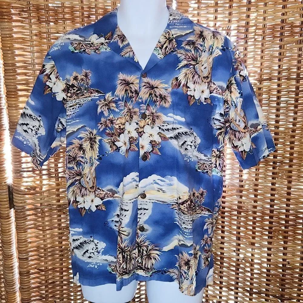 Beautiful Hilo Hattie Hawaiian Aloha Shirt L